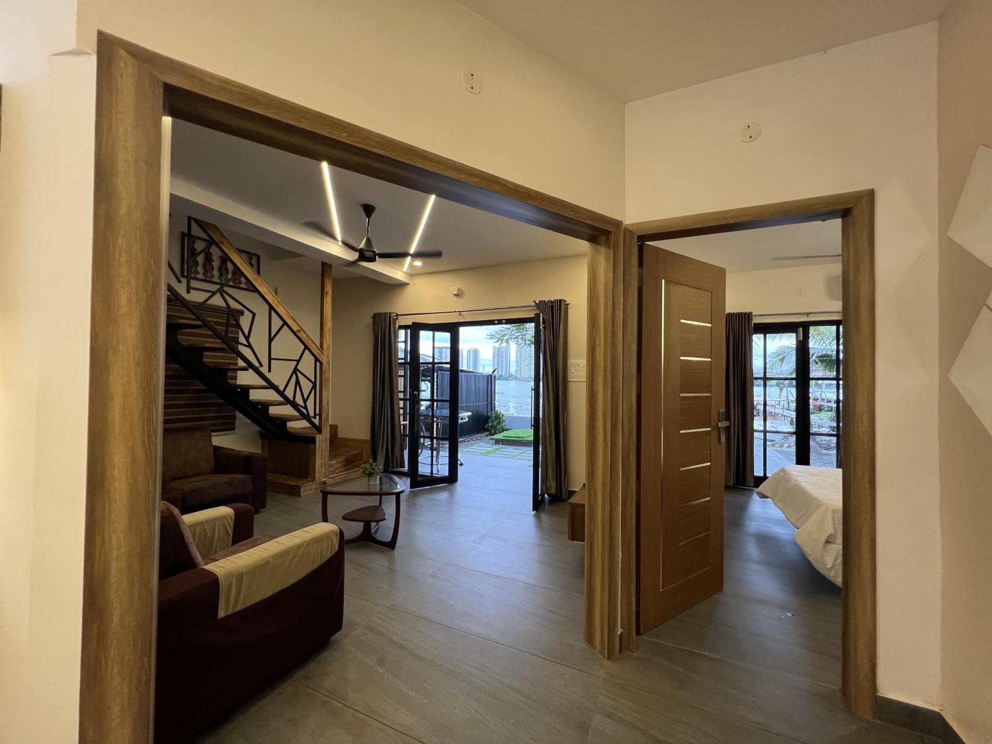 Готель Marina Lounge Kochi Екстер'єр фото