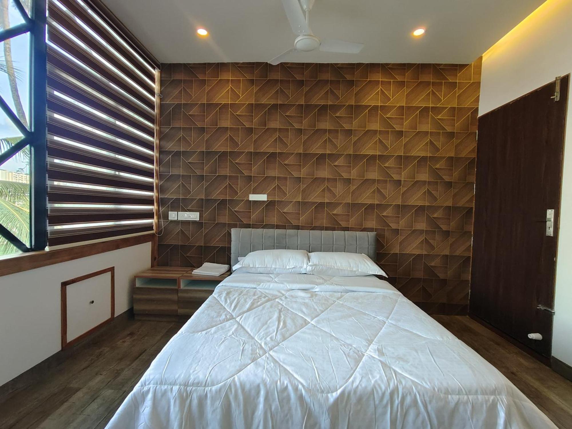 Готель Marina Lounge Kochi Екстер'єр фото